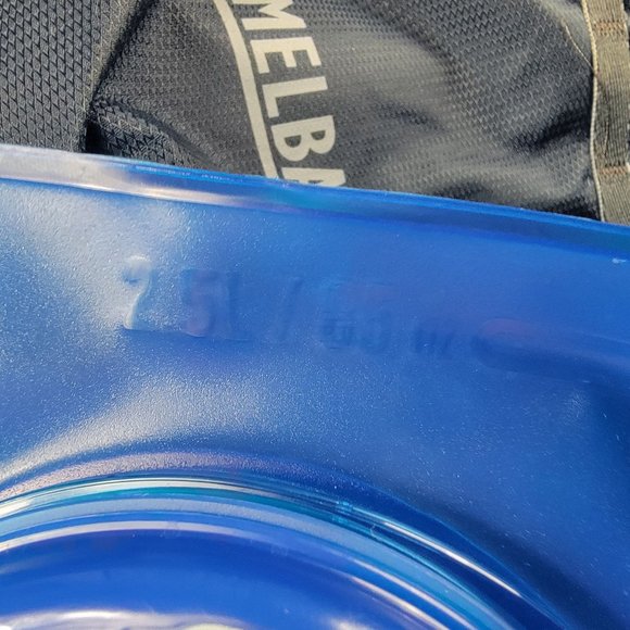 Camelbak Daystar 16 Hydration Backpack 2.5L Reservoir Mesh Back Hiking Camping - Picture 11 of 16